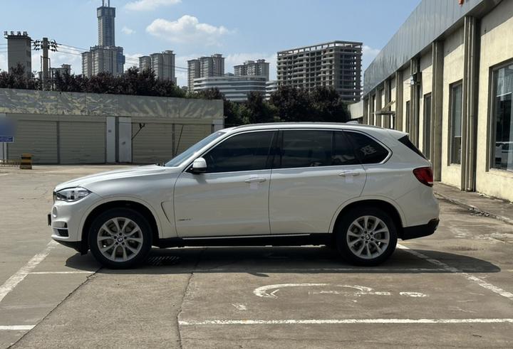 X5 Imported 2018 xDrive28i photo 4