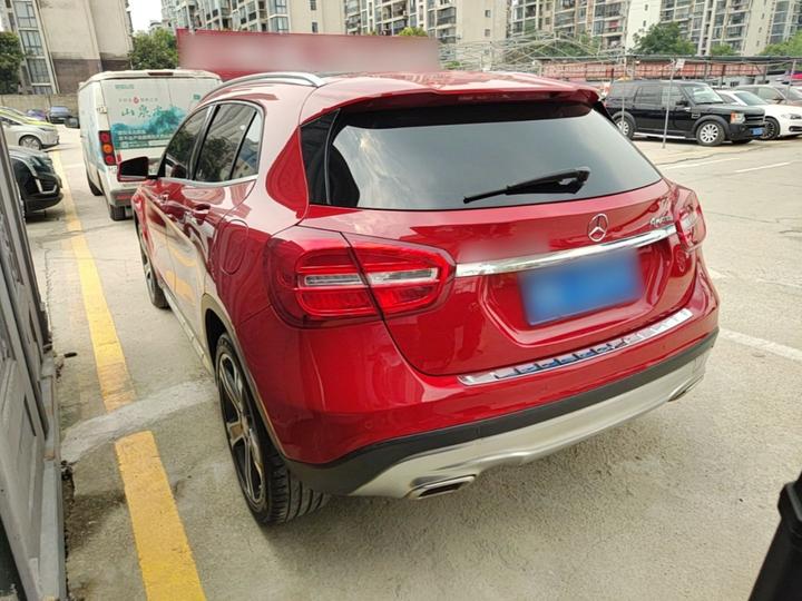 GLA 2016 GLA 220 4MATIC Luxury photo 4