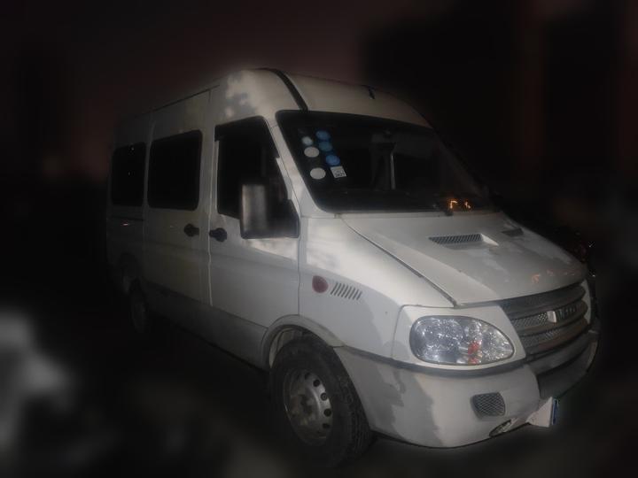 IVECO 2013 2.8T-A32 photo 3