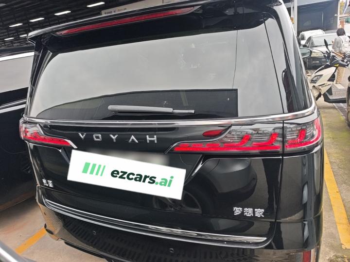 Voyah Dreamer 2024 PHEV Extended Range Premium photo 5