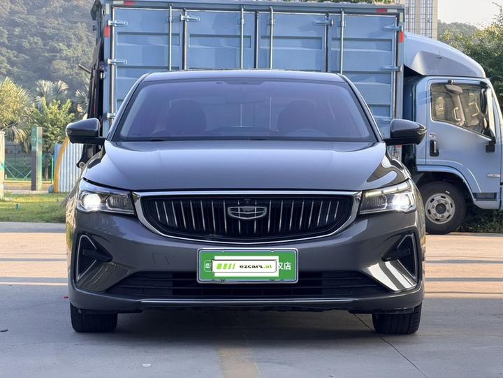 Emgrand 2022 4 1.5L CVT Flagship photo 3