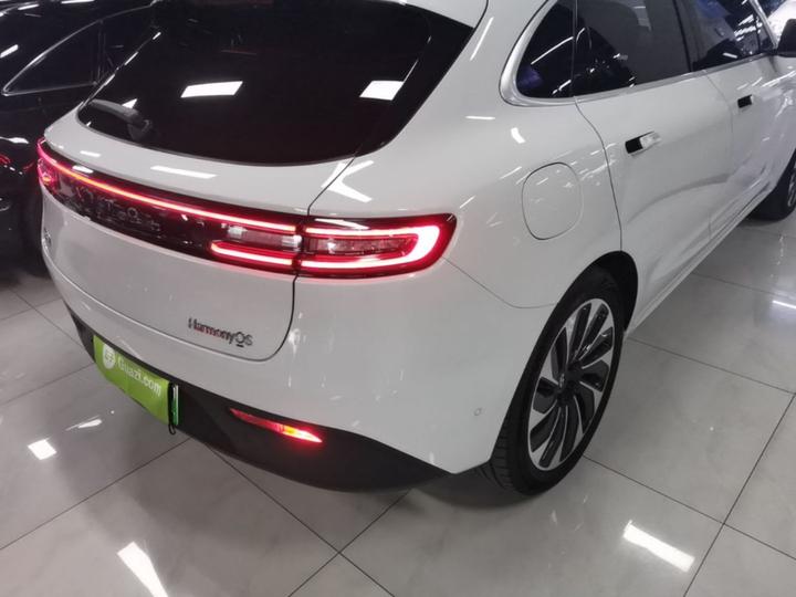 HIMA AITO M5 2022 EREV AWD Performance photo 7