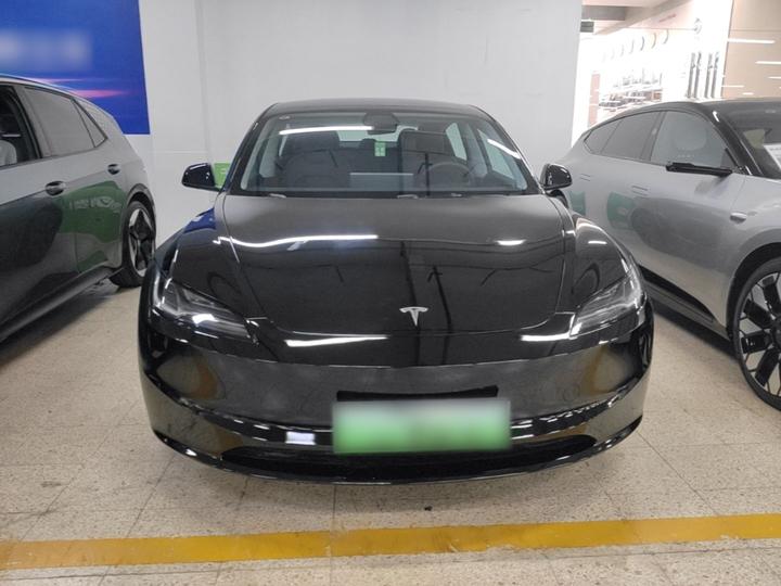 Model 3 2023 RWD photo 2