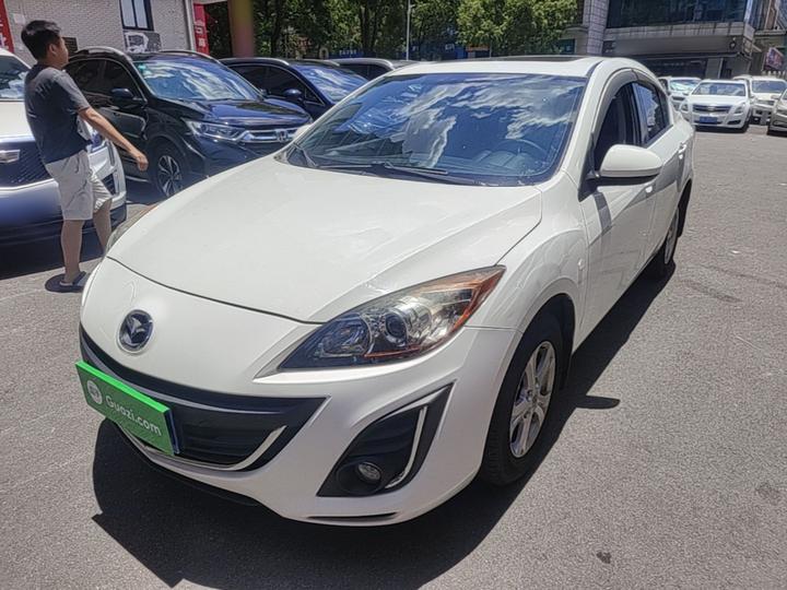 3 2015 Sedan 1.6L AT Elite