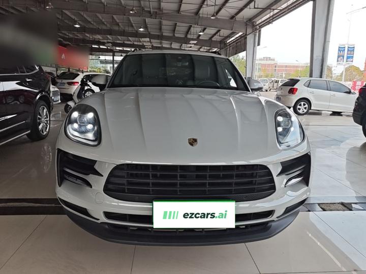 2018 Macan 2.0T photo 2