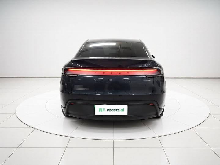 Model Y 2025 RWD photo 3