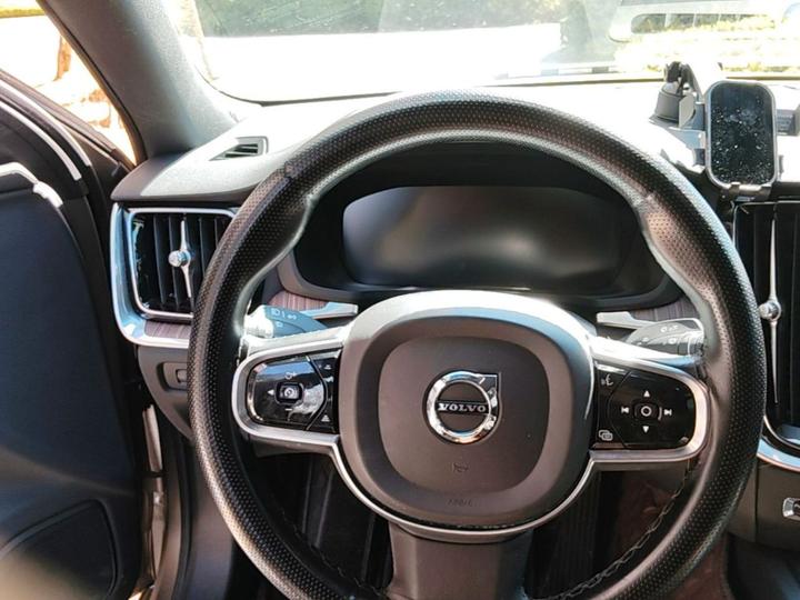S60 2022 B4 Luxury photo 7