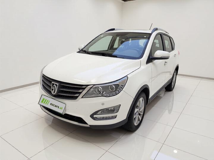 560 2015 1.8L MT Luxury
