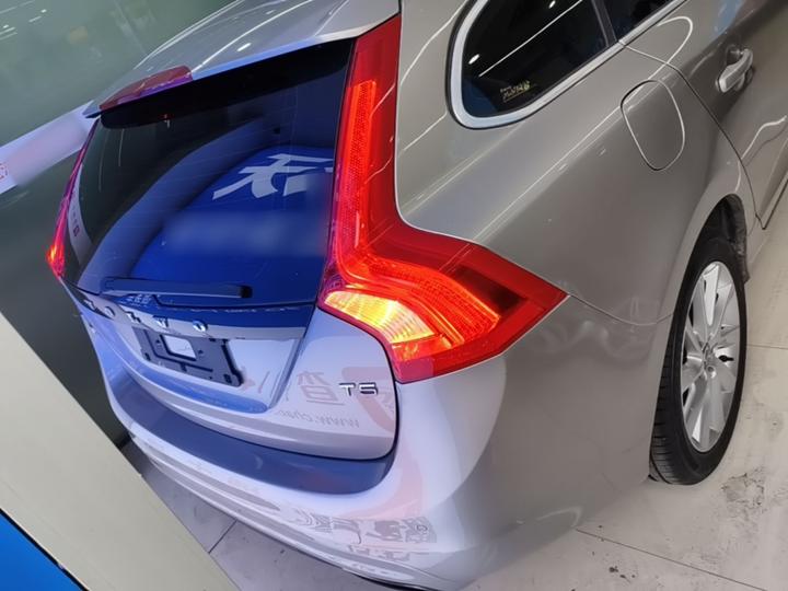 V60 2015 T5 photo 3