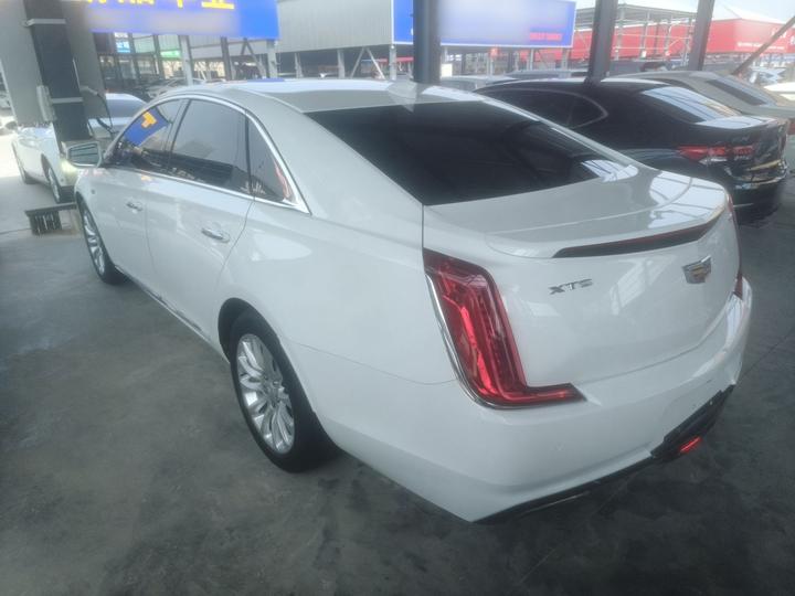 XTS 2018 28T Tech photo 4