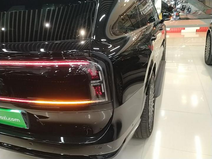 9X 2025 Ultra 70kWh 6-Seater photo 7