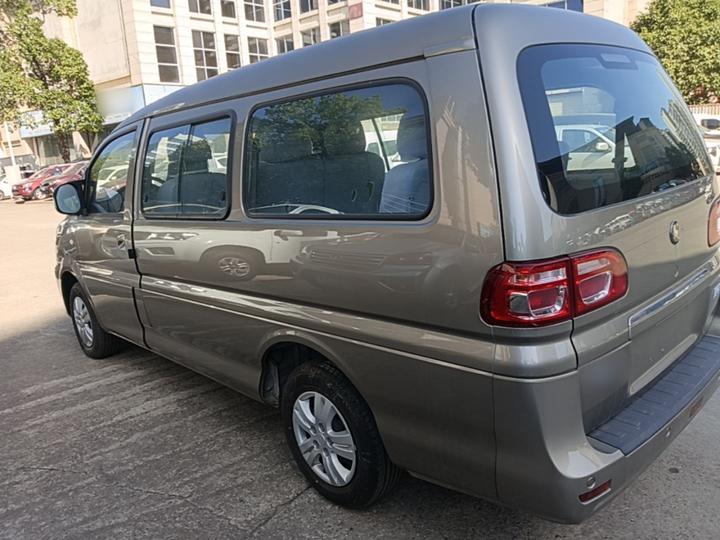 Lingzhi 2024 M5L 1.5T MT 7-Seater photo 4