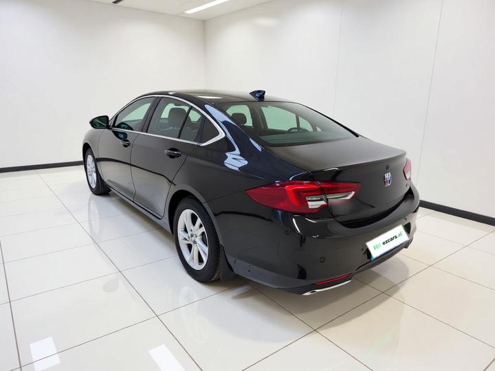 Regal 2024 Facelift 25T photo 4