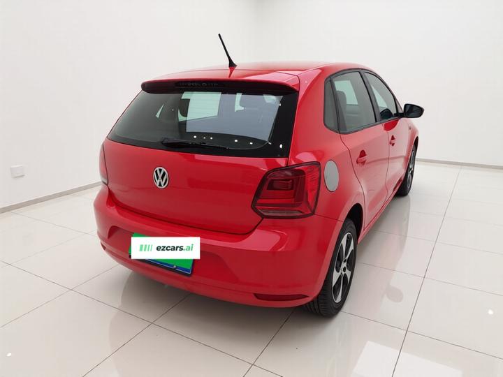 Polo 2016 1.6L AT Comfort photo 6