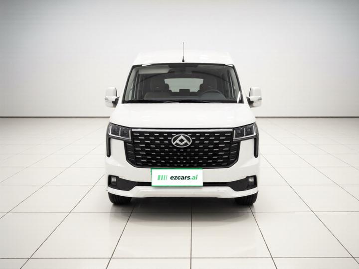 MAXUS V80 2025 PRO 2.0T AT Short Wheelbase 5/6-Seater photo 2