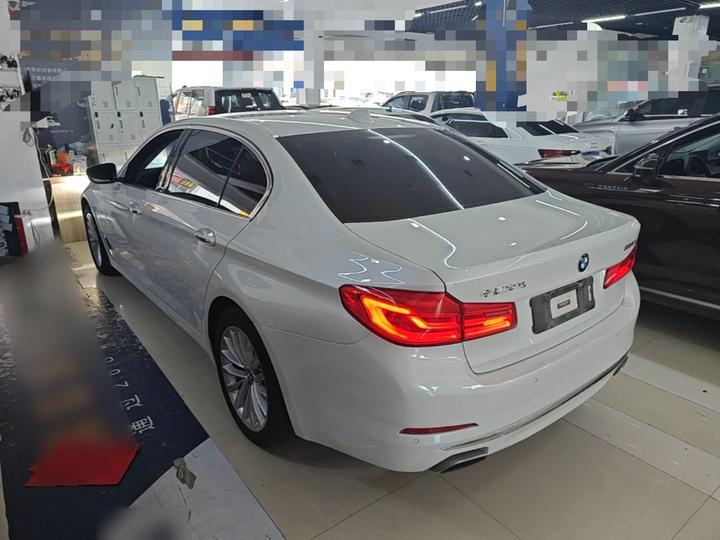 5 Series 2018 525Li Luxury photo 4