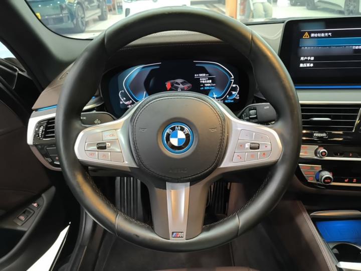 5 Series EV 2022 Facelift 535Le M Sport Package photo 6