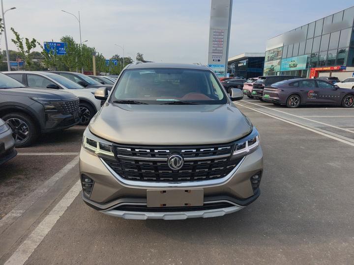 Forthing T5 2018 300T DCT Smart photo 2
