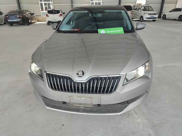 Superb 2016 TSI280 DSG photo 2