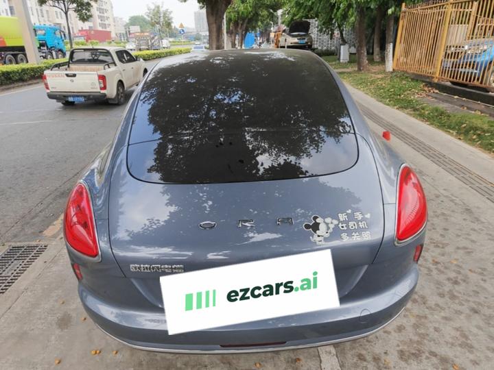2022 555km Premium photo 5