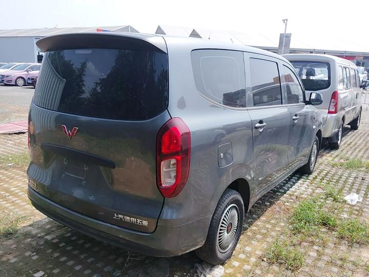 Wuling Hongguang EV 2025 EREV Hybrid 50KM photo 4