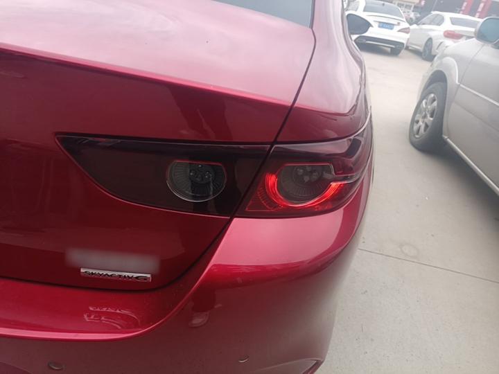 3 Axela 2021 1.5L AT photo 7
