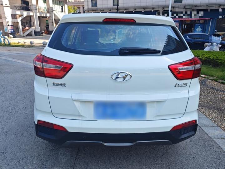 ix25 2015 1.6L AT RWD Smart GLS photo 5