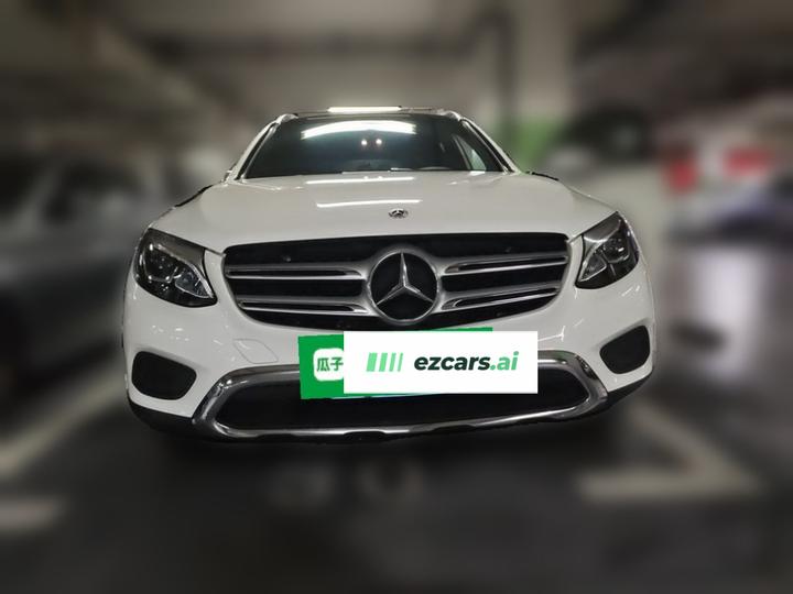 GLC 2018 GLC 200 4MATIC photo 2