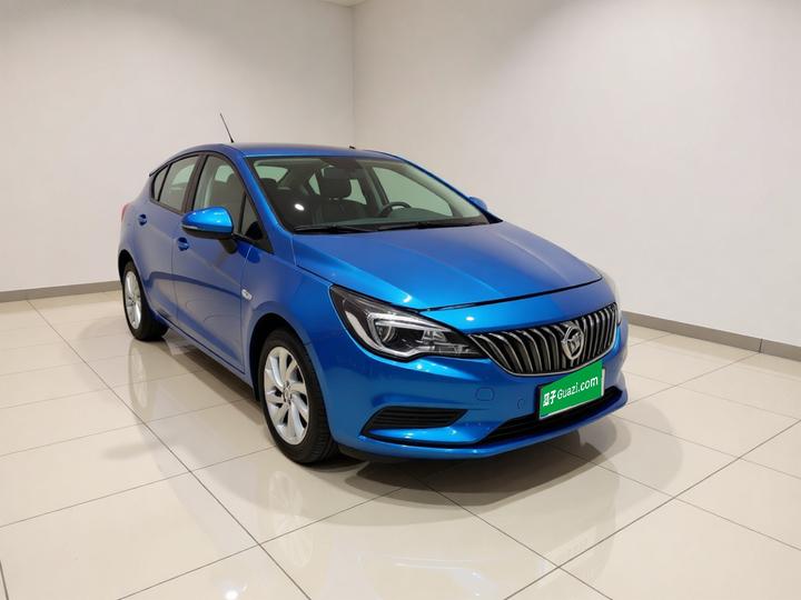 Verano 2016 Hatchback 15S AT Leading photo 3
