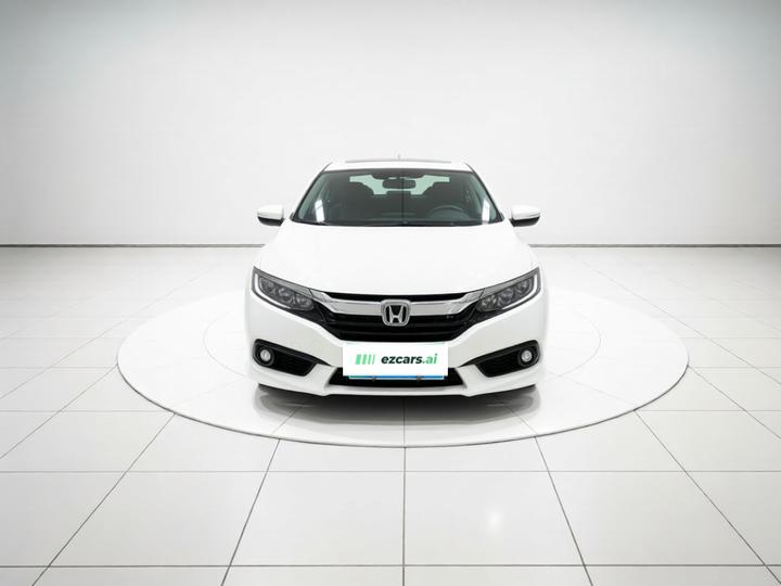 2018 1.5L CVT Comfort photo 2