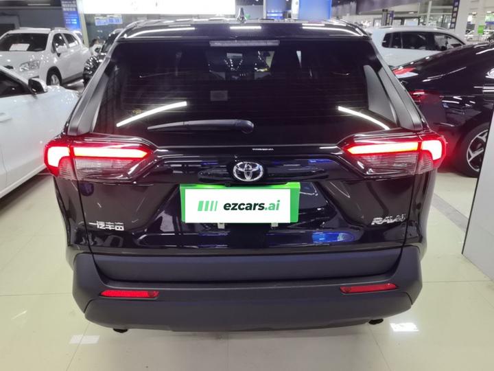 RAV4 2023 2.0L CVT RWD photo 5