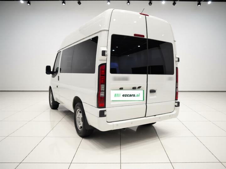2023 2.0T MT Short Wheelbase 5-Seater photo 4