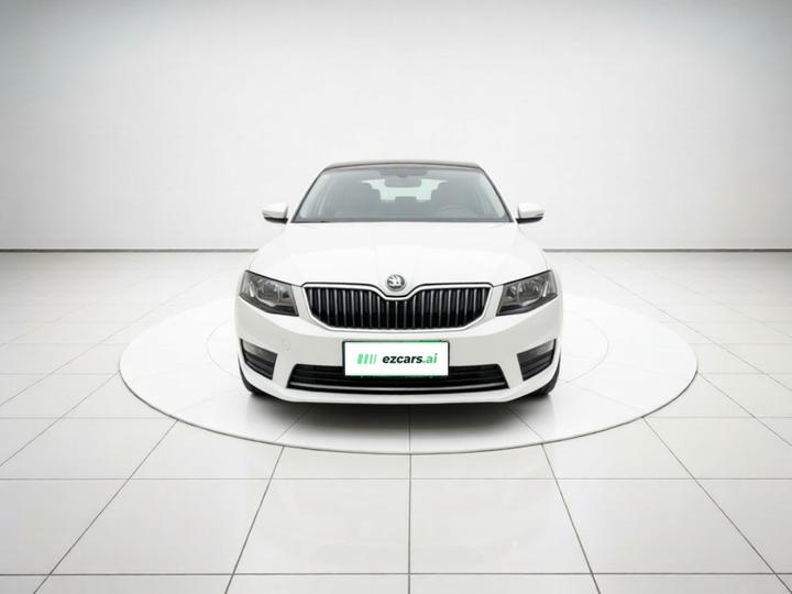 Octavia 2017 1.6L MT photo 2