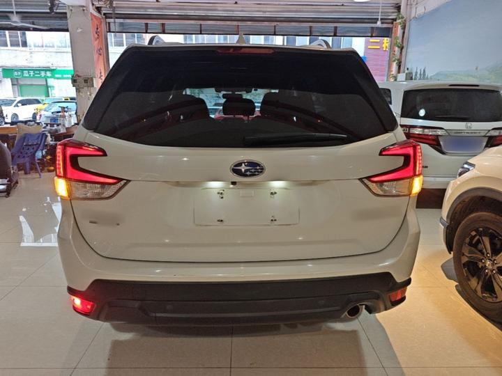 Forester 2021 2.0i Luxury EyeSight photo 3
