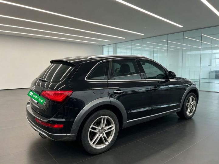 Q5 2017 Plus 40 TFSI Tech photo 4