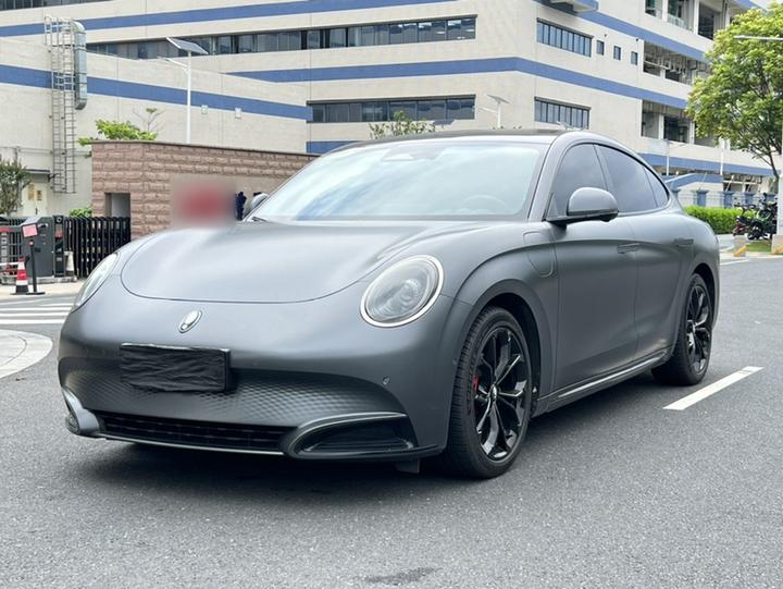 2024 555km Premium