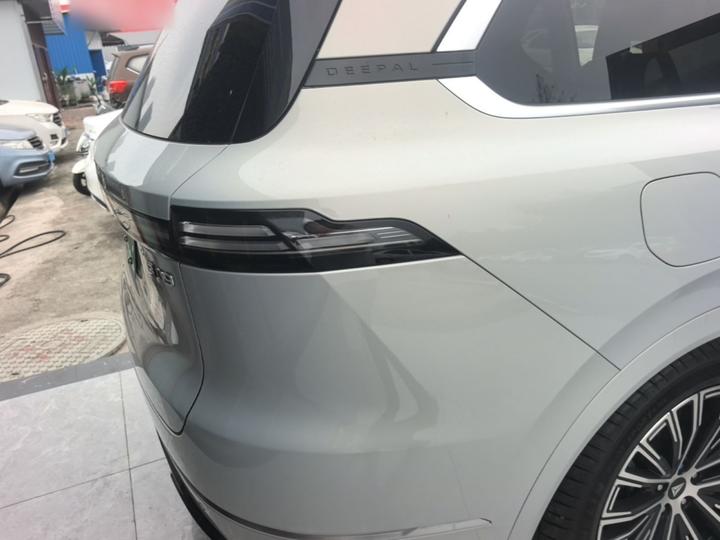 Deepal S09 2025 AWD Ultra+ photo 6