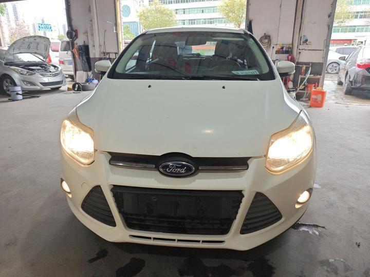 Focus 2012 Hatchback 1.6L AT Comfort photo 2