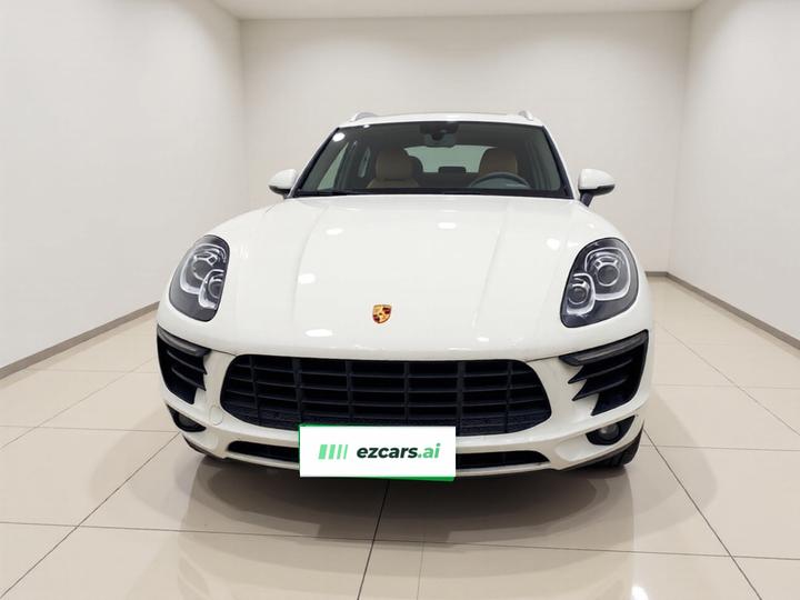 2017 Macan 2.0T photo 2