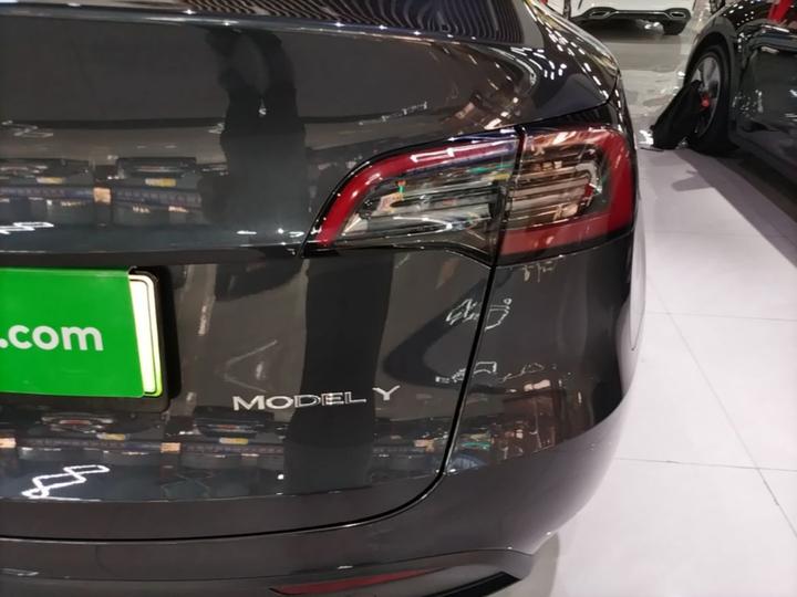 Model Y 2024 RWD photo 7