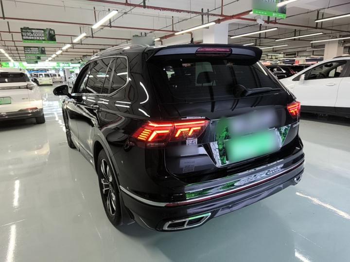 Tiguan L 2023 330TSI AT RWD R-Line photo 4