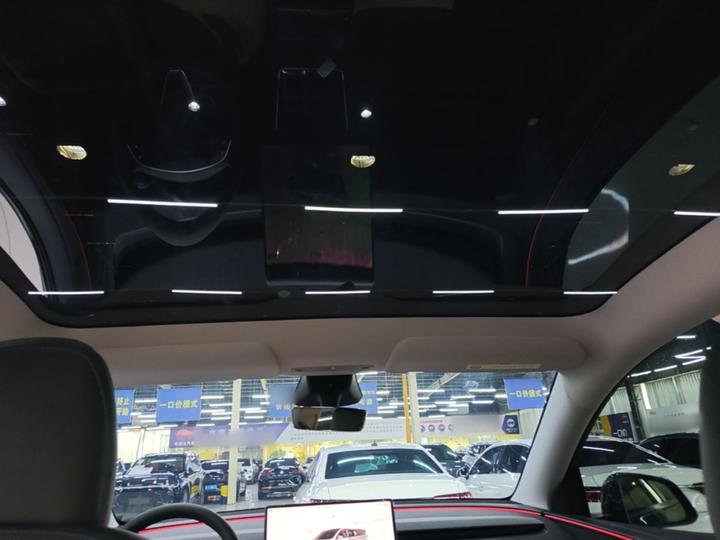 Model Y 2025 RWD photo 8