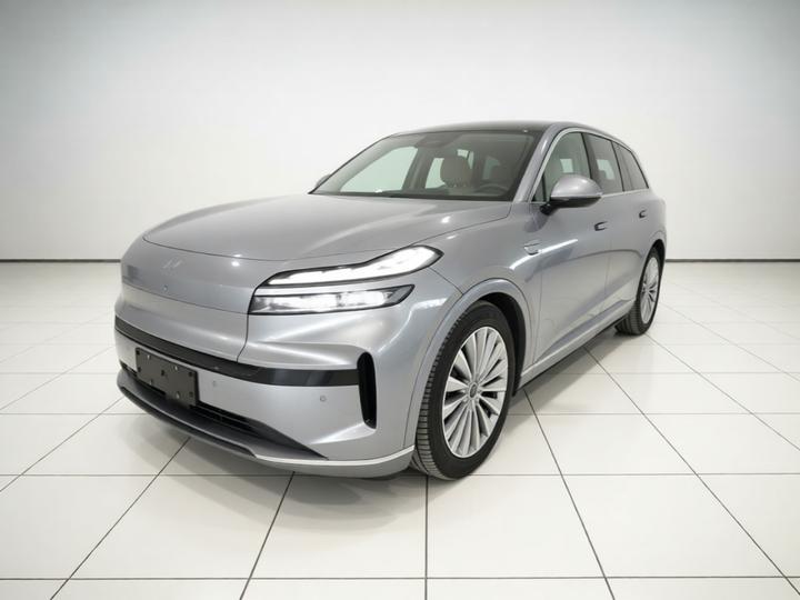 L90 2025 Ultra 6-Seater 60
