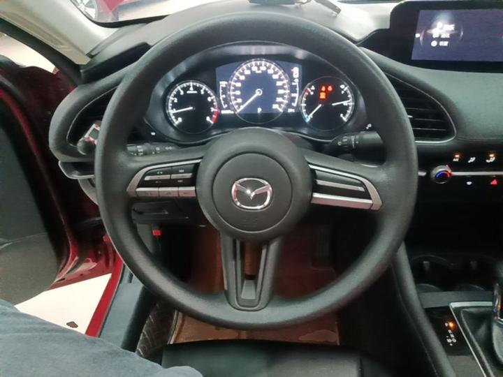 3 Axela 2020 1.5L AT photo 2
