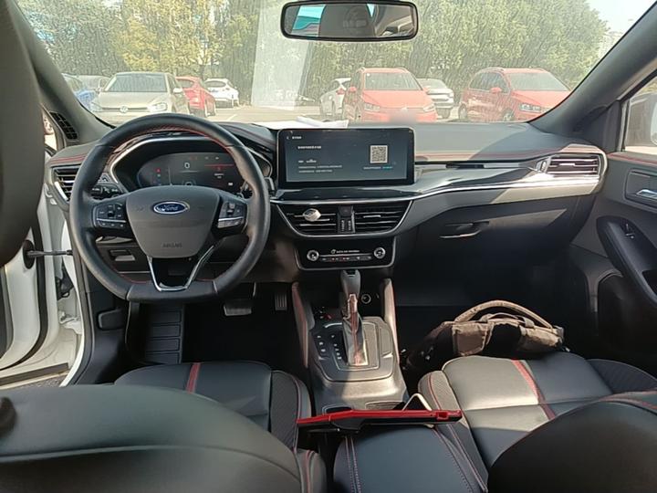 Focus 2022 Sedan EcoBoost 180 AT ST Line photo 5