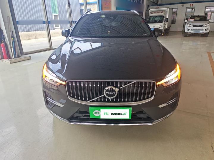 XC60 2022 B5 AWD Luxury photo 2
