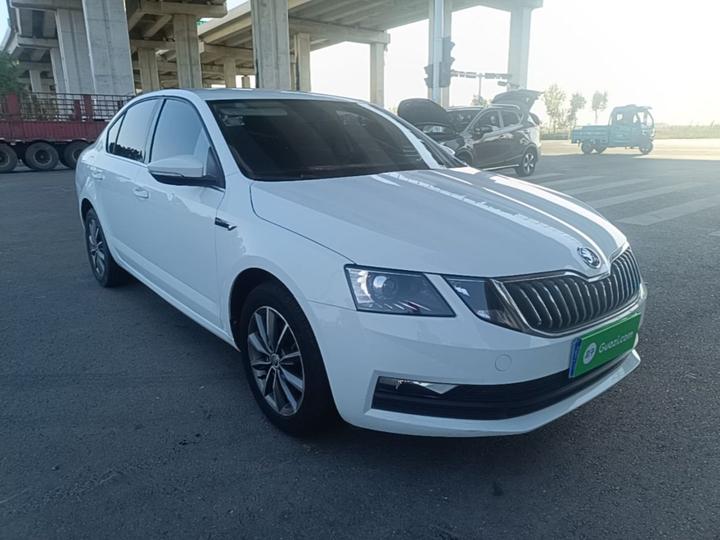 Octavia 2018 TSI230 DSG Comfort photo 3