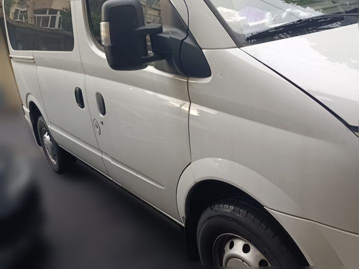 MAXUS V80 2025 Value 2.0T MT Short Wheelbase 127Ps 5/6-Seater photo 3