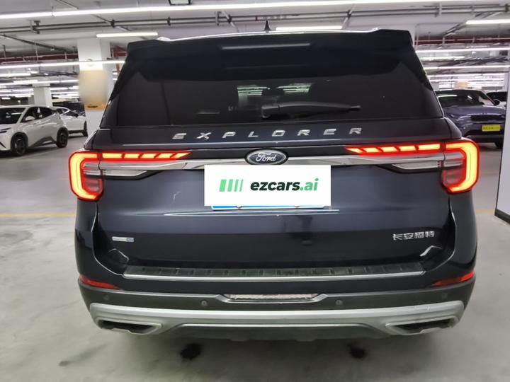 Explorer 2023 EcoBoost 285 AWD Titanium 6-Seater photo 5