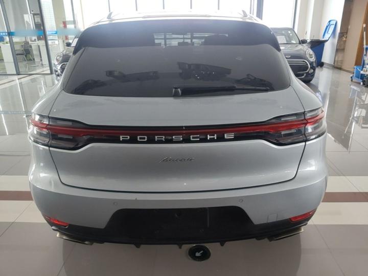 2020 Macan 2.0T photo 3
